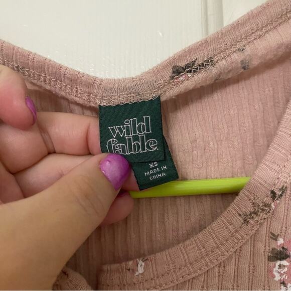 WILD FABLE • Pink Floral Crop Short Sleeve Top - Picture 3 of 5